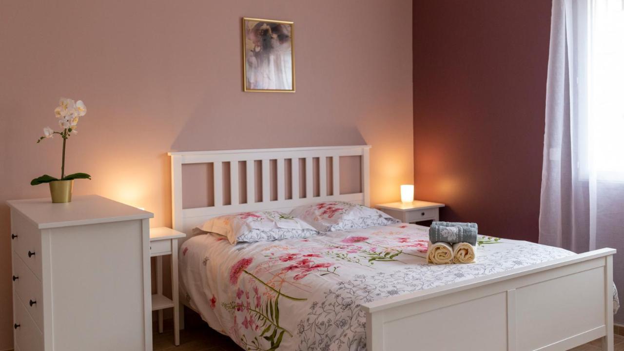 Loc Trotteur Le Pivoine Studio Grand Confort, Gare Sncf De Lourdes Exteriör bild